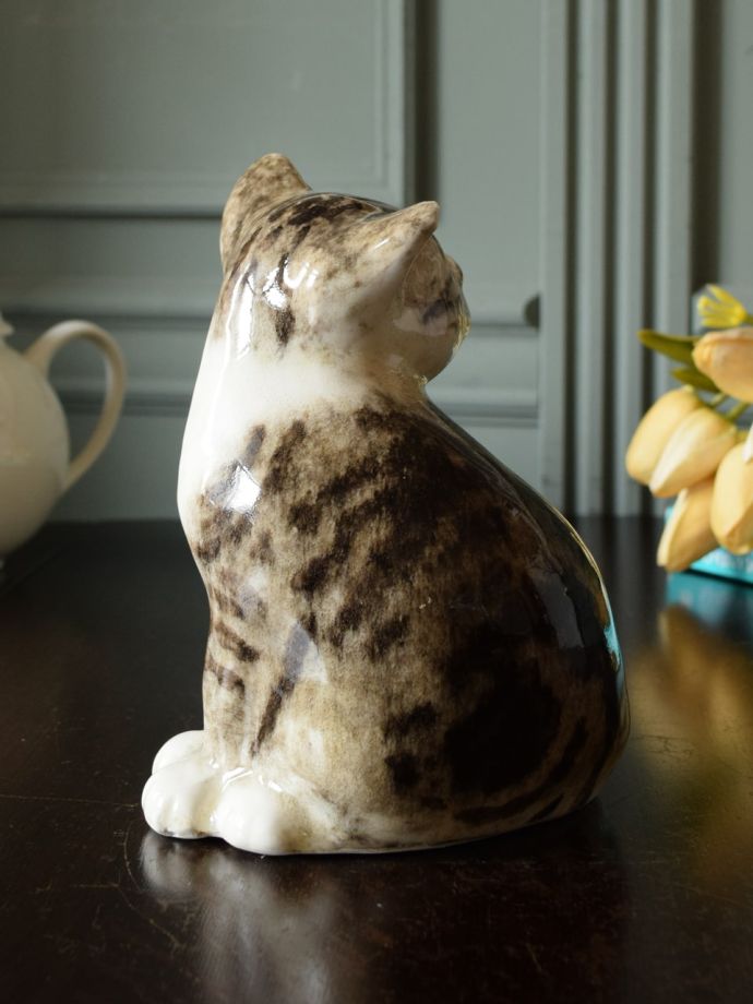 イギリスから届いた手作りの猫、陶磁器で出来たウィンスタンレイ