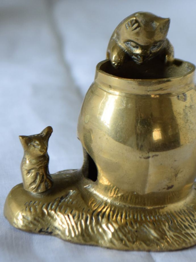 アンティークのブラスオブジェ、イギリスで見つけた小さな真鍮の壺を