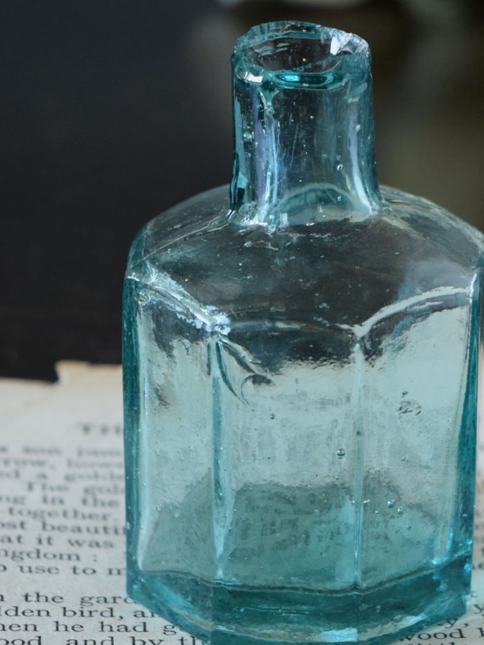 イギリスのアンティークガラス雑貨、ヴィクトリアンインク瓶