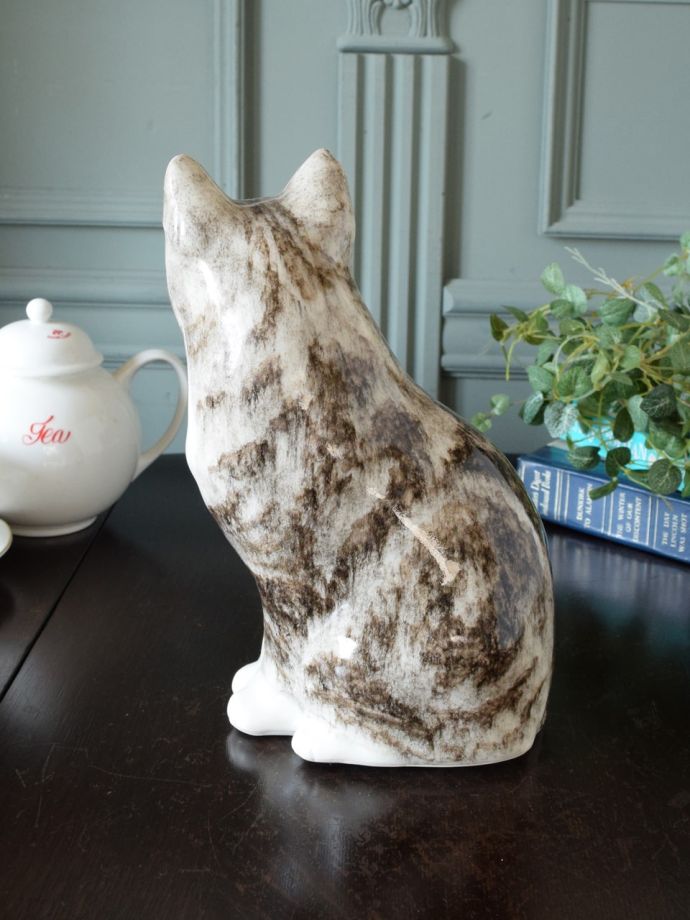 イギリス生まれの猫の置物