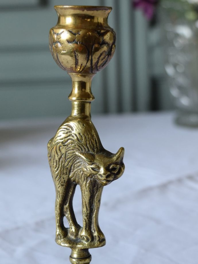 アンティークの真鍮製のキャンドルスタンド、イギリスで見つけたネコのロウソク立て