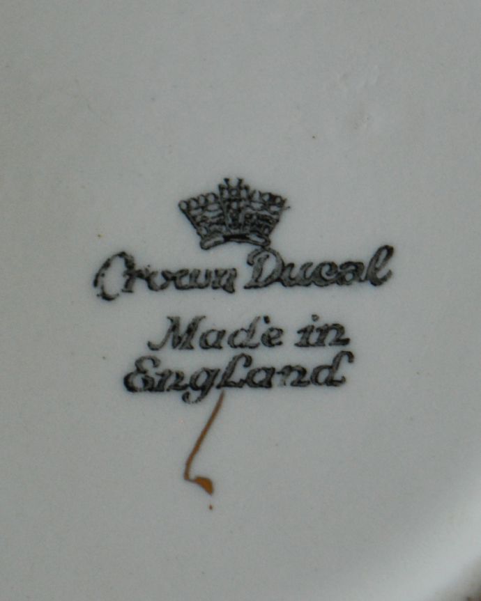 アンティーク 陶磁器の雑貨　アンティーク雑貨　英国のアンティーク雑貨、1937年のコロネーションマグカップ。裏側には品質の証製造メーカー保証の意味がこもった窯印、ポーセリンマークがあります。(m-806-z)