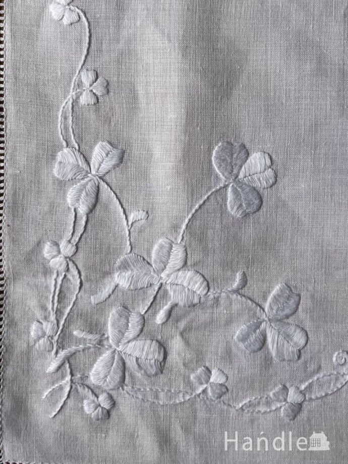 クローバーの刺繍が可愛いフランスアンティーク、繊細なレースの