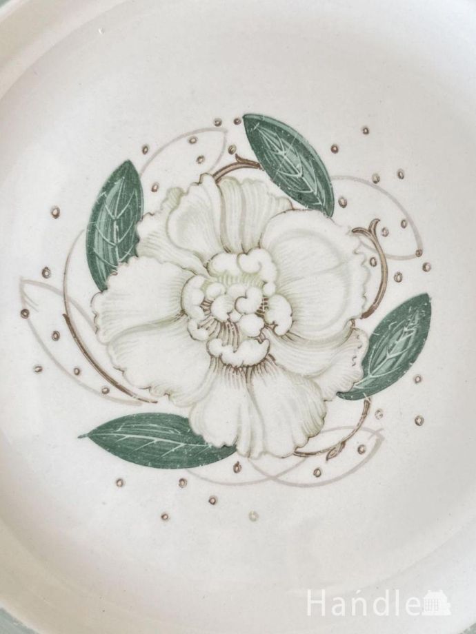 白いクチナシの花が描かれたスージークーパー、「ガーデニア」の