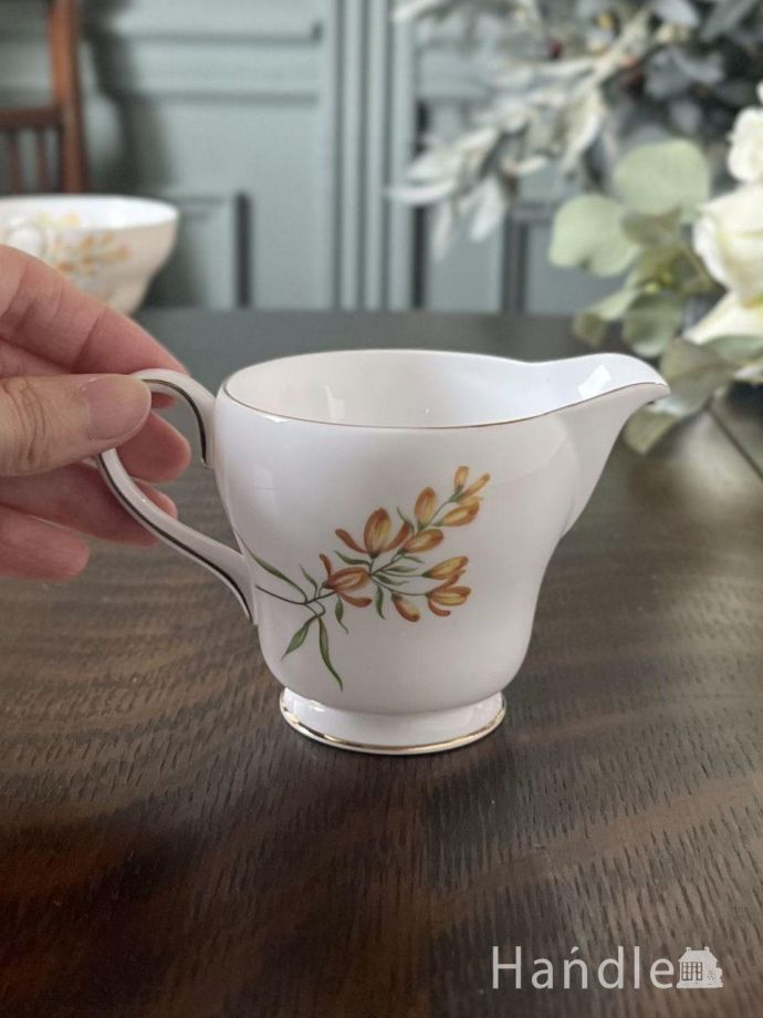 陶磁器のミルクピッチャー