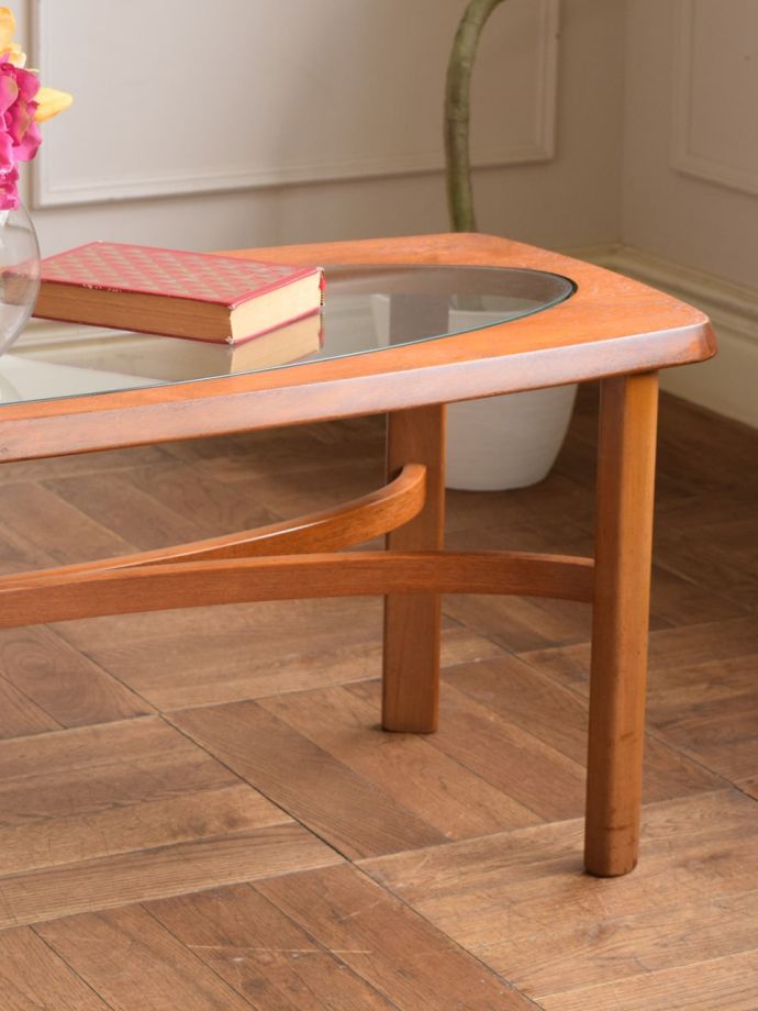英国ネイサン社のおしゃれなビンテージテーブル、ガラス天板のカッコいいコーヒーテーブル