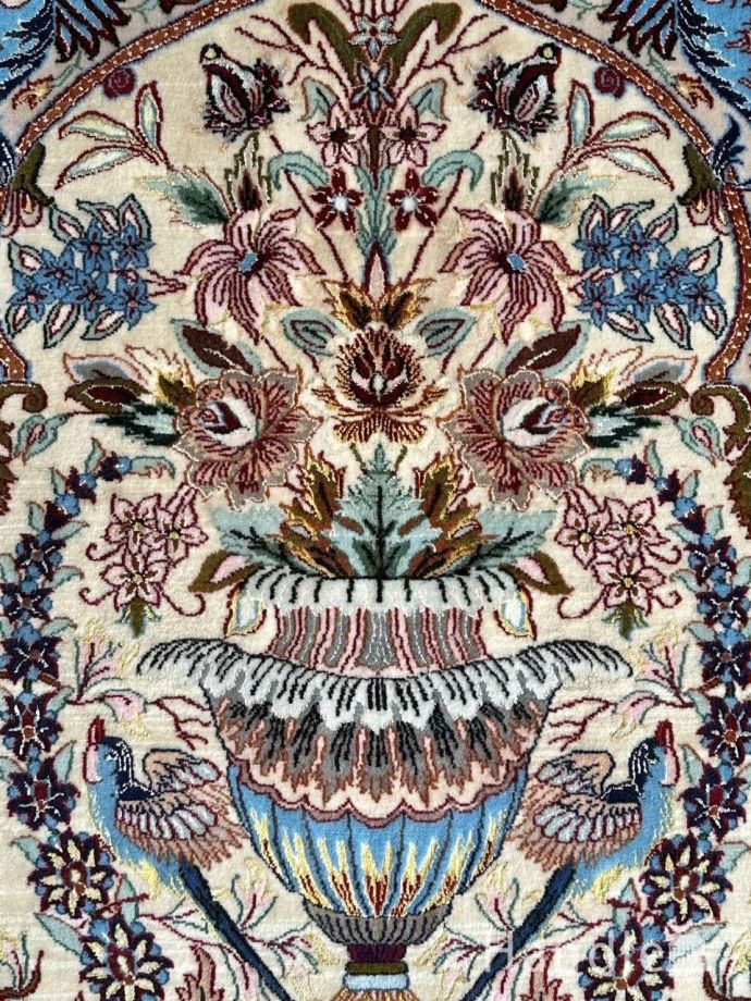 華やかな花瓶柄