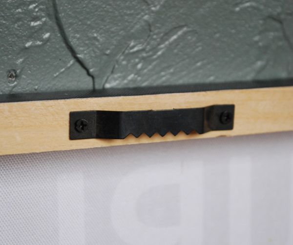 リビング雑貨　インテリア雑貨　壁でお洒落を楽しむデコレーションフレーム（ロールサインキャンバス）A。壁に取り付けられる様に、金具が付いています。(n7-026)