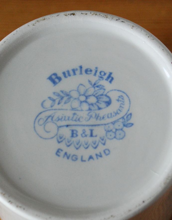 バーレイ食器　インテリア雑貨　英国輸入雑貨　バーレイ社のチャイルドマグカップ（ブルーアジアティックフェザンツ）。カップの底にはメーカーのロゴが入っています。(n1-039)