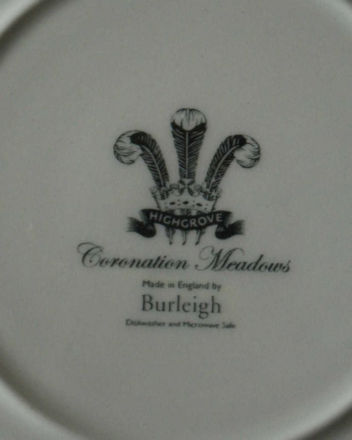 バーレイ食器　インテリア雑貨　英国輸入雑貨　バーレイ社のプレート/ヤグルマギク　17.5ｃｍ（ハイグローブ・コロネーションメドウ）。ロゴがプリントされています。(n1-261)