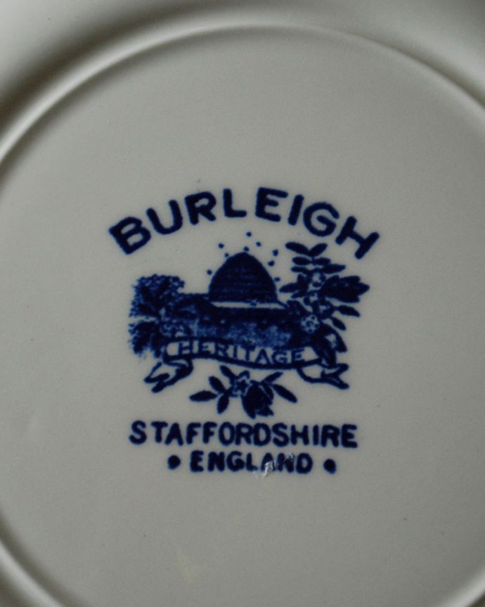 バーレイ食器　インテリア雑貨　英国輸入雑貨　バーレイ社のプレート 22.5ｃｍ(ヘリテージプレート・ブルー) 。ロゴがプリントされています。(n1-272)