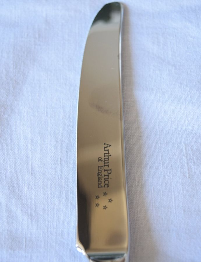 英国の老舗カトラリーメーカー、アーサープライス社のディナーナイフ 