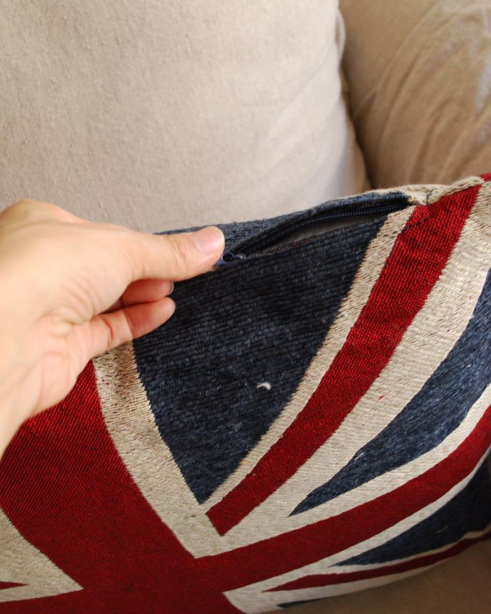 ファブリック（布）雑貨　インテリア雑貨　イギリス国旗のクッション（イングランド）45×45。チャックなので取り外しも簡単です。(n10-013)