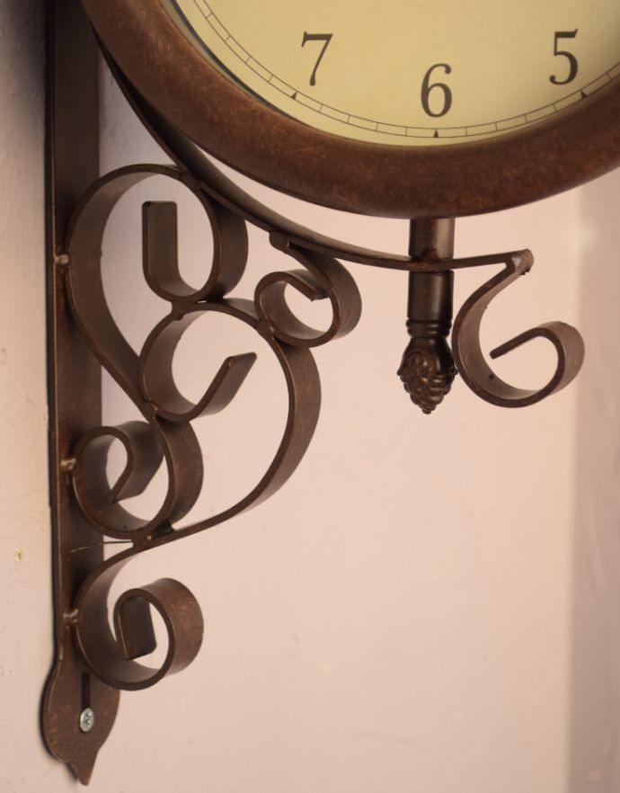 ミラー・時計　インテリア雑貨　壁掛け両面時計、アンティーク風サイドクロックＢ（ブラウン）(電池なし) 。ビスで壁に固定してお使い下さい。(n12-202)