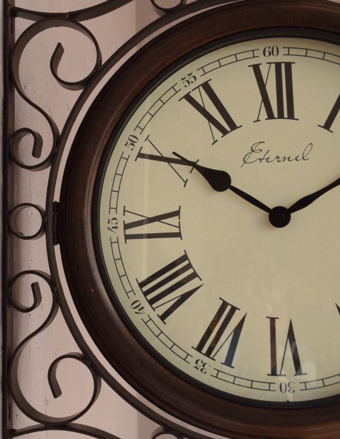 ミラー・時計　インテリア雑貨　壁掛け両面時計、アンティーク風サイドクロックＣ（ブラウン ）(電池なし)。「オシャレな時計がなかなかなくて・・」と思っていた方にぜひ使って頂きたい時計です。(n12-203)