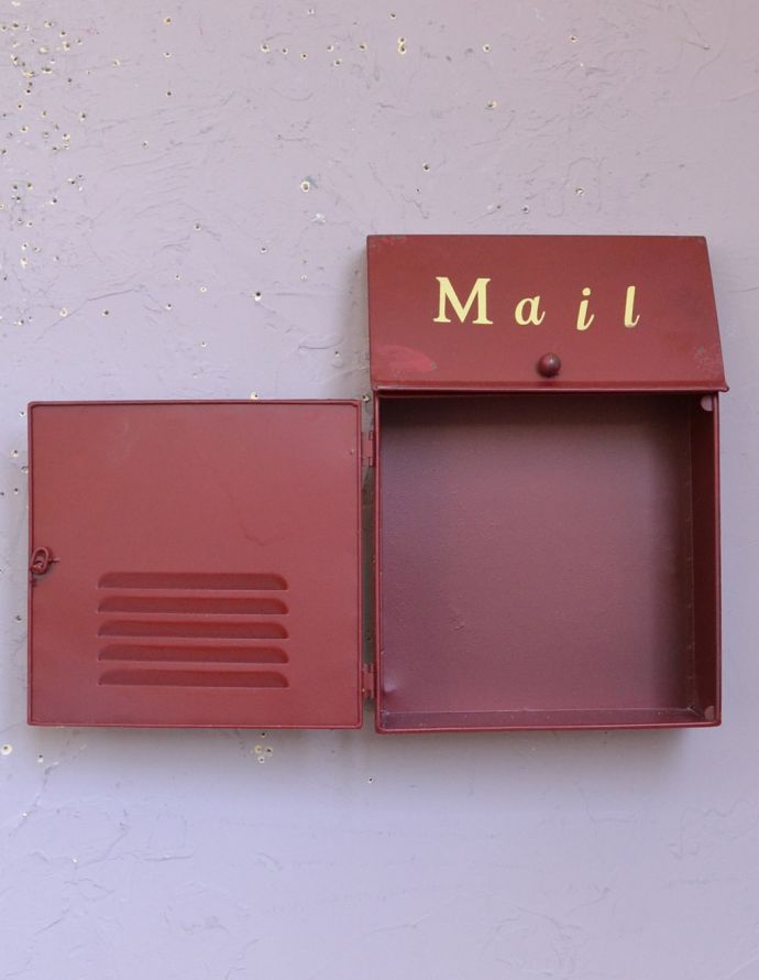 玄関雑貨　インテリア雑貨　アンティーク風に仕上げた郵便ポスト（レッド）。大きく開いくので取り出しやすく便利です。(n12-215)