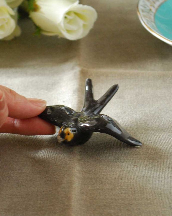リビング雑貨　インテリア雑貨　ポルトガルから届いたBlack swallow ツバメＳ（ブラック）。大きさはこれくらいどこにでも置ける可愛いサイズ。(n12-271)