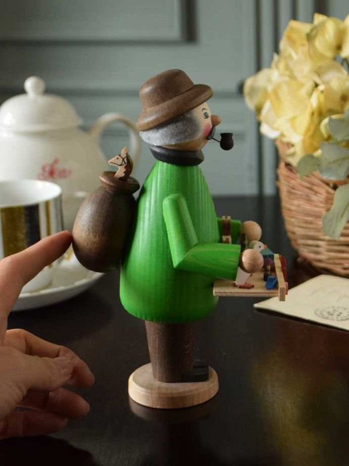 煙だし人形 カード遊び（お香台）ドイツ伝統の木製品 コーン型のお香用