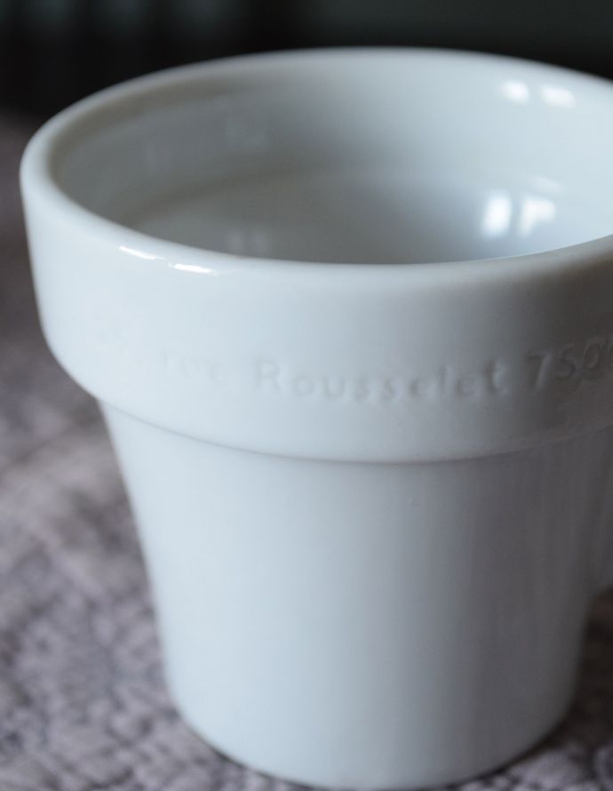 ダイニング雑貨　インテリア雑貨　STUDIO Mのブラン マグカップ。シンプルなホワイトのマグカップは何にでも合います。(n18-005)