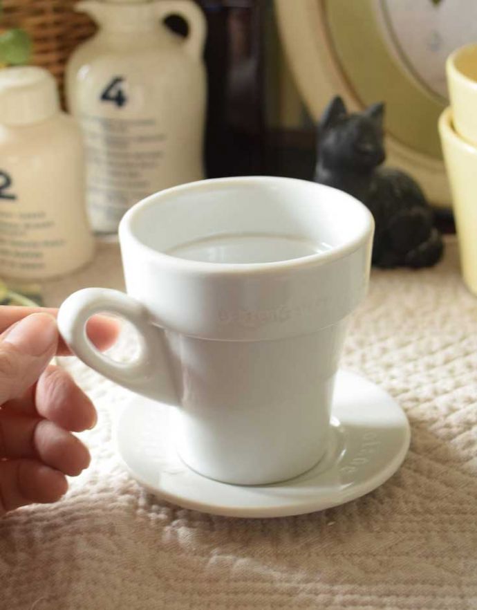 マグ・カップ＆ソーサー　インテリア雑貨　STUDIO Mのブラン マグカップ（プレート付き）。コーヒー、紅茶、スープ、食卓で大活躍です。(n18-021)