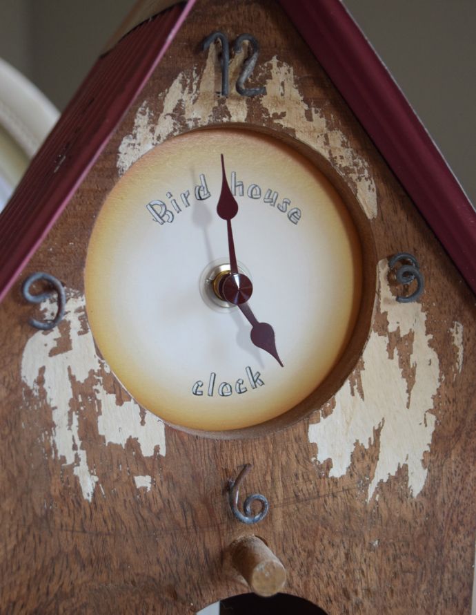 ミラー・時計　インテリア雑貨　アンティーク風の鳩時計。シンプルで可愛い文字盤です。(n18-075)