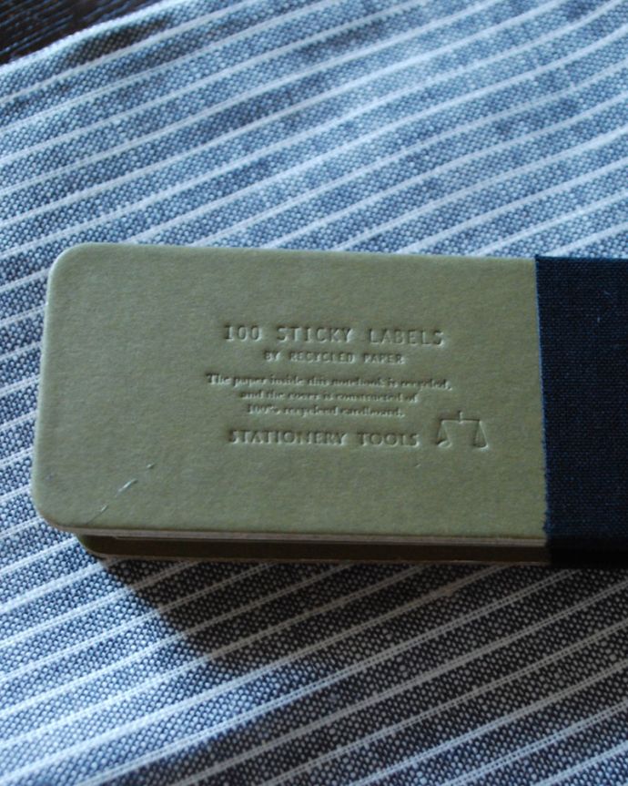 その他インテリア雑貨　インテリア雑貨　アンティーク風のオシャレな単語カード（グリーン）メッセージカード。アンティーク風の型押しされたデザインです。(n18-121)