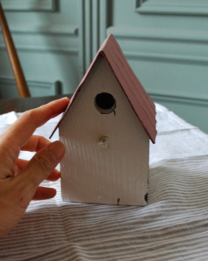リビング雑貨　インテリア雑貨　バードハウス型小物入れ　小鳥の巣箱　お庭のデコレーションにもオススメ。小物入れにも、お庭のディスプレイにもどうぞ。(n18-255)