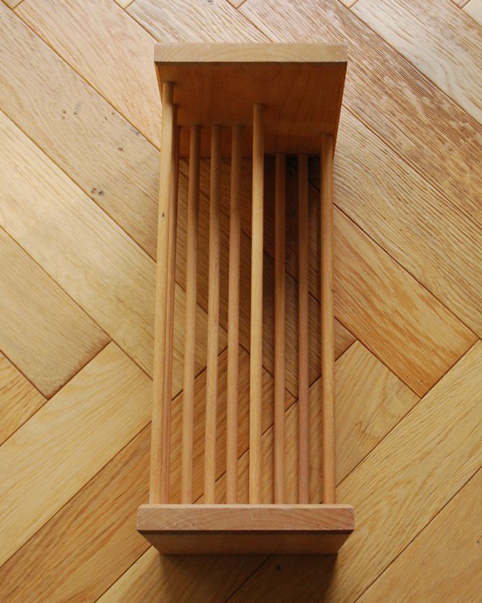 その他インテリア雑貨　インテリア雑貨　木製のキッチンスパイスラック（調味料ラック）。上から見るとこんな感じです2段になっているので、たっぷり調味料を置くことができます。(n18-437)