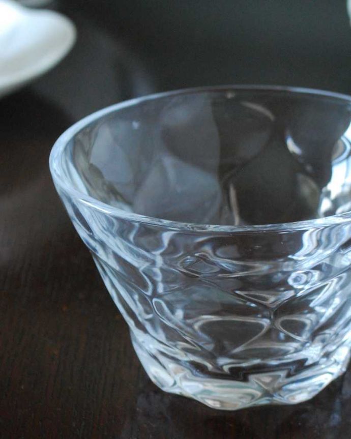 ダイニング雑貨　インテリア雑貨　フランス生まれの可愛い宝石の形、デザートカップ（ダイヤ）。食卓を華やかにしてくれるテーブルグラス何を入れても美しく使えるテーブルグラス。(n2-041)