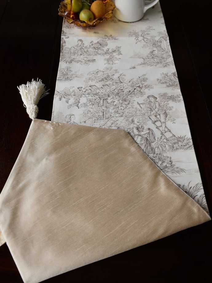 フランスのトワルドジュイ(Toile de Jouy)モチーフのジェニファー