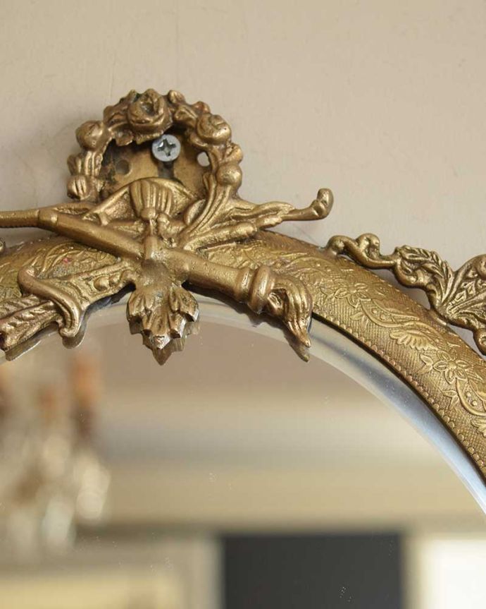 アンティーク調のおしゃれな鏡、華やかな装飾が美しいウォールミラー(ゴールド)(n21-033)｜インテリア雑貨