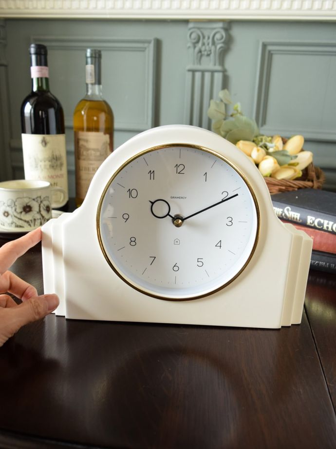可愛らしいレトロなインテリア雑貨、アンティーク調のお洒落な置き時計