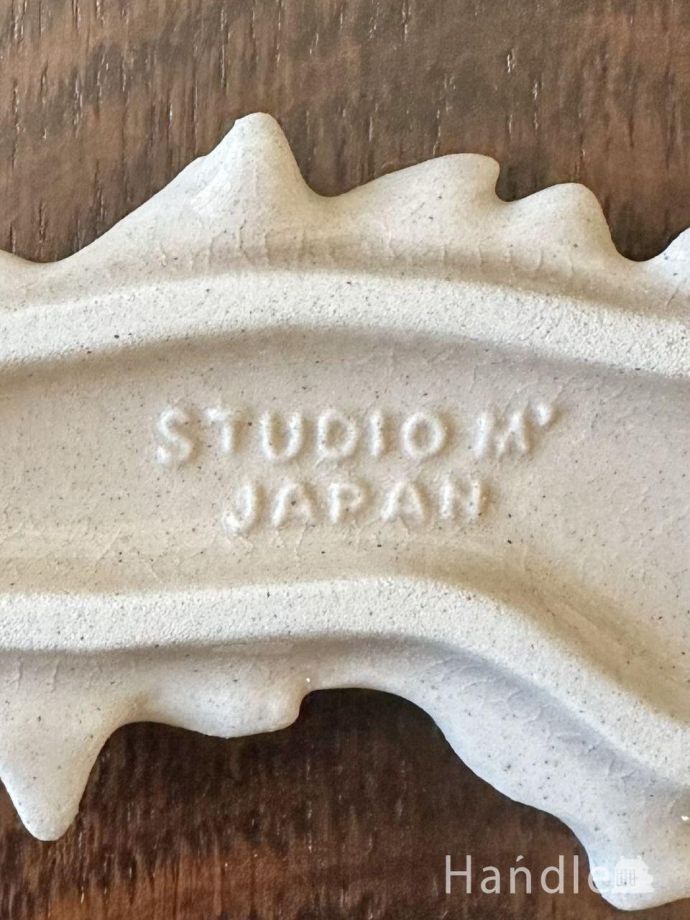 スタジオエムのバックスタンプ