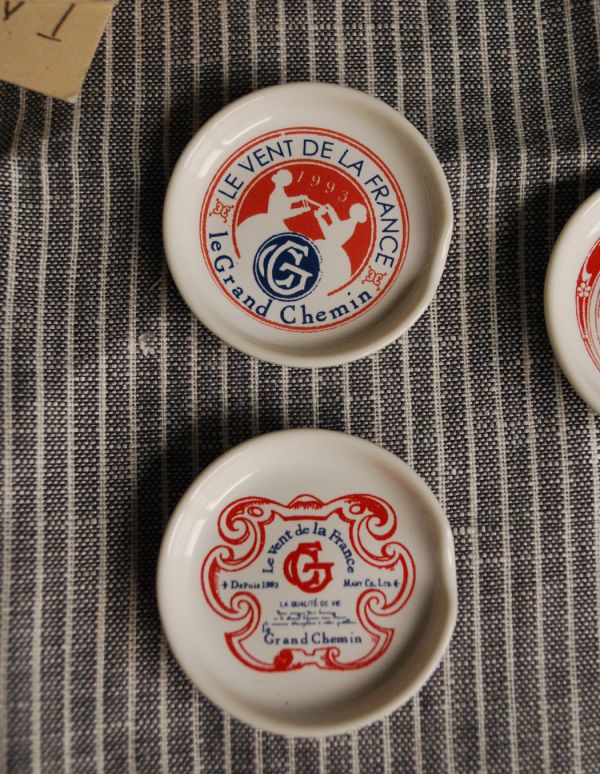 ダイニング雑貨　インテリア雑貨　陶器製スプーンレスト5個セット（トリコロール赤）。トリコロールカラーがフランスらしい、可愛いデザインです。(n3-057-1)
