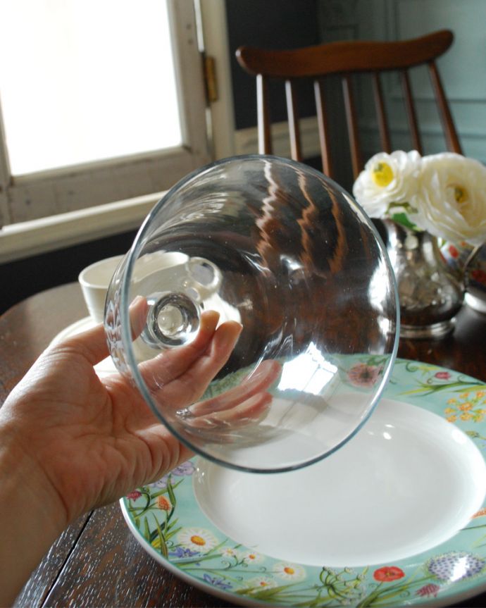 ダイニング雑貨　インテリア雑貨　ガラスのベルカバー（モノグラム）。中の小物が見やすいクリアガラスです。(n4-085)