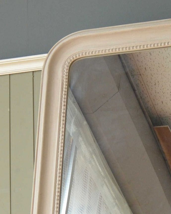 ミラー・時計　インテリア雑貨　アンティーク風シュバルミラー（姿見・スタンドミラー）。見た目でも楽しめます女性らしく素敵なデザインなので、置くだけでワクワクしてしまう家具。(n8-051)