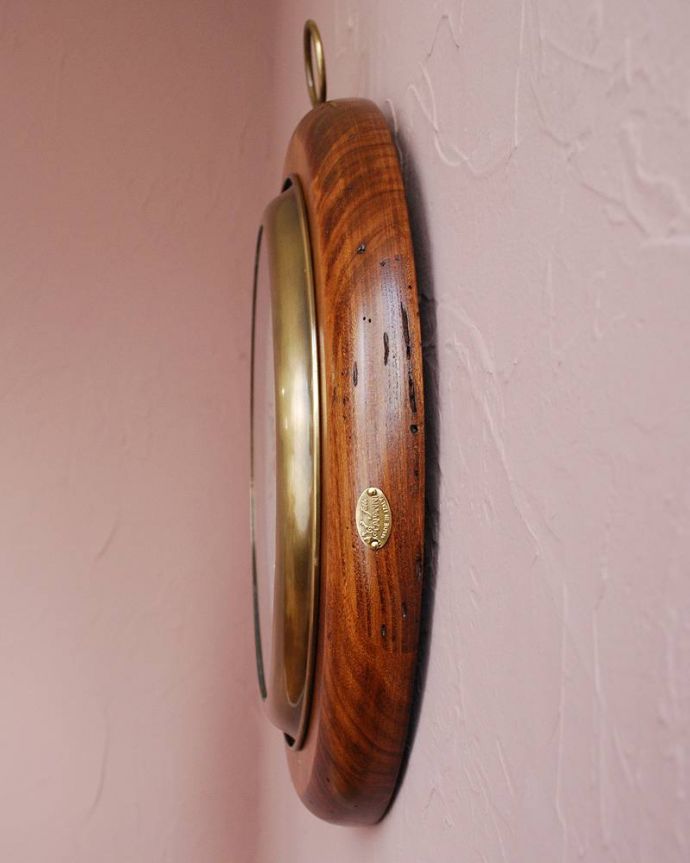 ミラー・時計　インテリア雑貨　キラッと輝くゴールドの装飾×木製のアンティーク風掛け時計。横から見ると･･･こんな感じです。(n8-070)