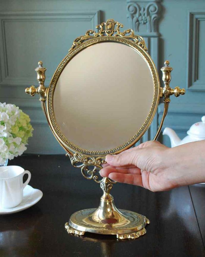 イタリア生まれのおしゃれな鏡、デコラティブな女性らしい装飾が魅力の ...