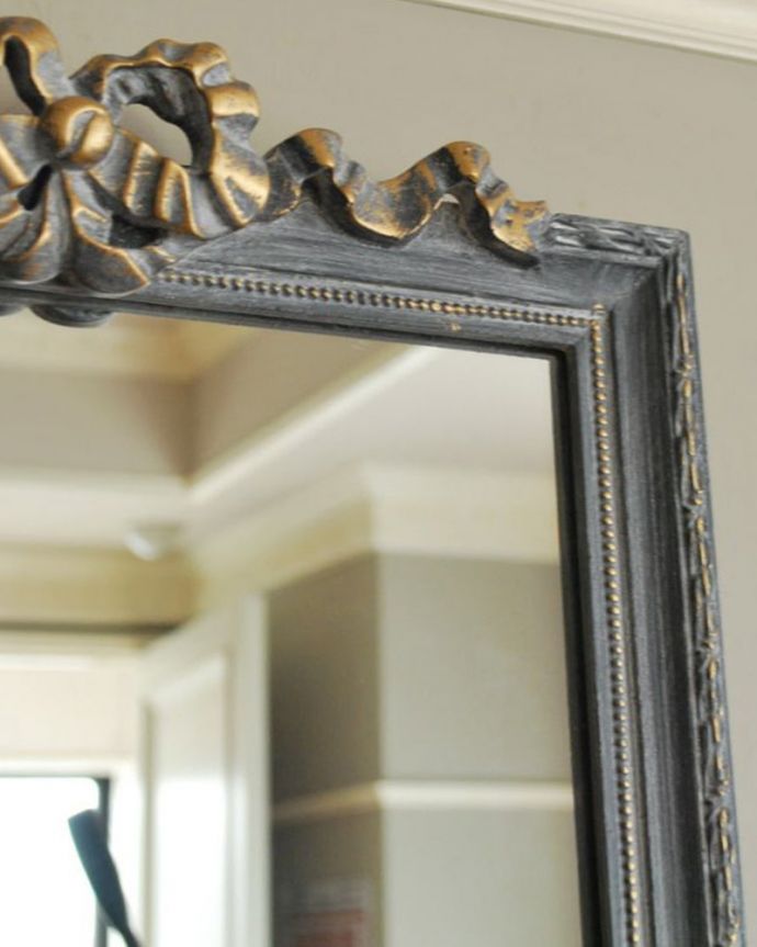 フレンチアンティーク調のおしゃれな鏡、リボン付きのウォールミラー（レクタングル型・Ｍ）