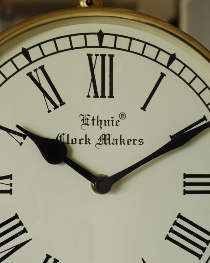 ミラー・時計　インテリア雑貨　時計　アンティーク調のおしゃれな文字盤デザインはもちろん、数字が読みやすい所もポイント。(n8-095)