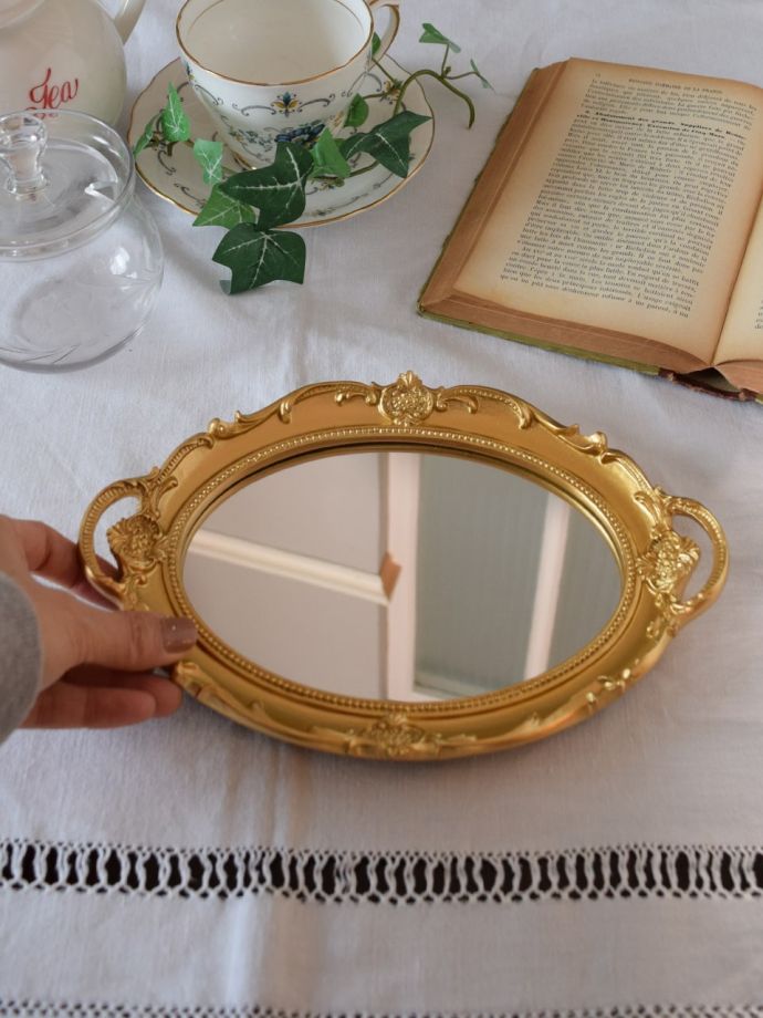 アンティーク風のおしゃれな鏡、いろんな使い方を楽しめるミラートレイ（オーバル ・Gold）