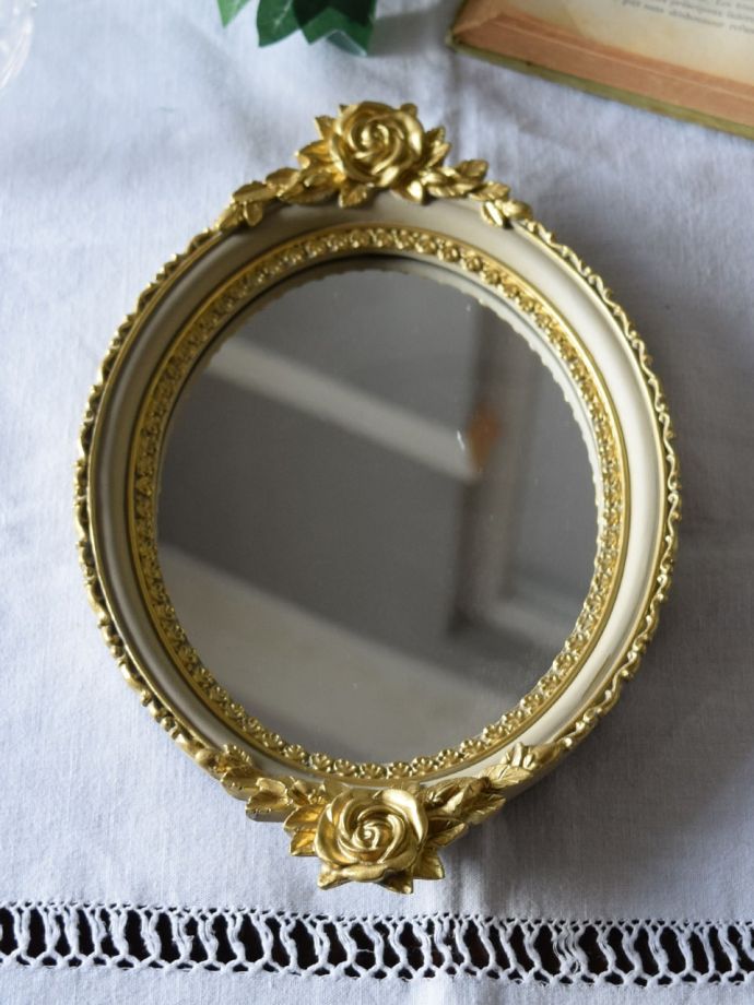 アンティーク風のおしゃれな鏡、いろんな使い方を楽しめる薔薇モチーフ 