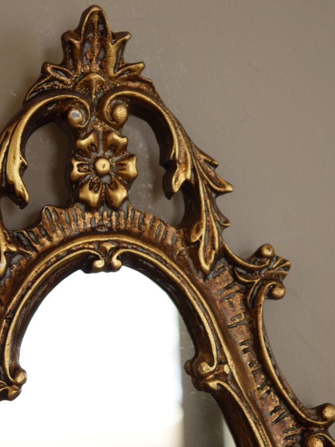 フレンチアンティーク調のおしゃれな鏡、デコラティブなデザインミラー（ゴールド）