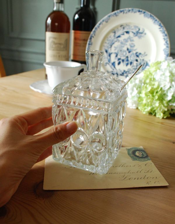 アンティークガラスのシュガーポットセット（砂糖入れ）、プレスドグラス