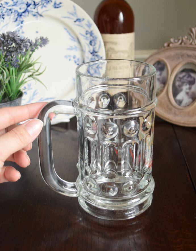 アンティーク 雑貨のガラス小物　アンティーク雑貨　VELTINSのジョッキグラス、アンティークプレスドグラス。いろんな使い方で楽しめますビールを飲むのはもちろん、いろんな使い方で楽しんで下さい。(pg-3195)