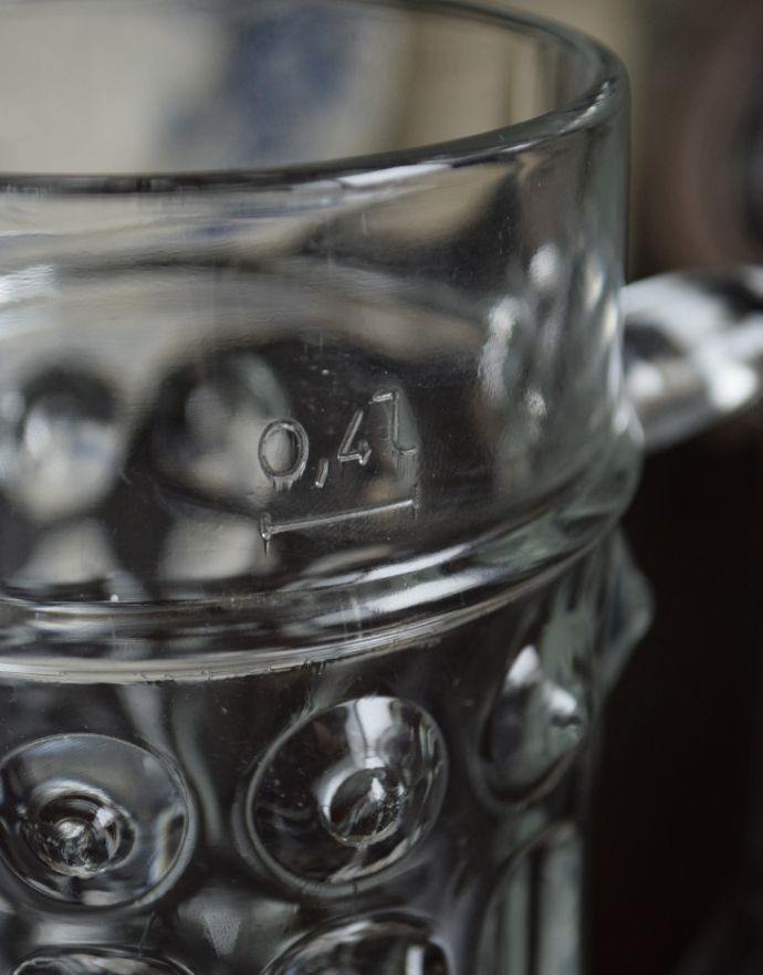 アンティーク 雑貨のガラス小物　アンティーク雑貨　VELTINSのジョッキグラス、アンティークプレスドグラス。数字が付いています。(pg-3195)