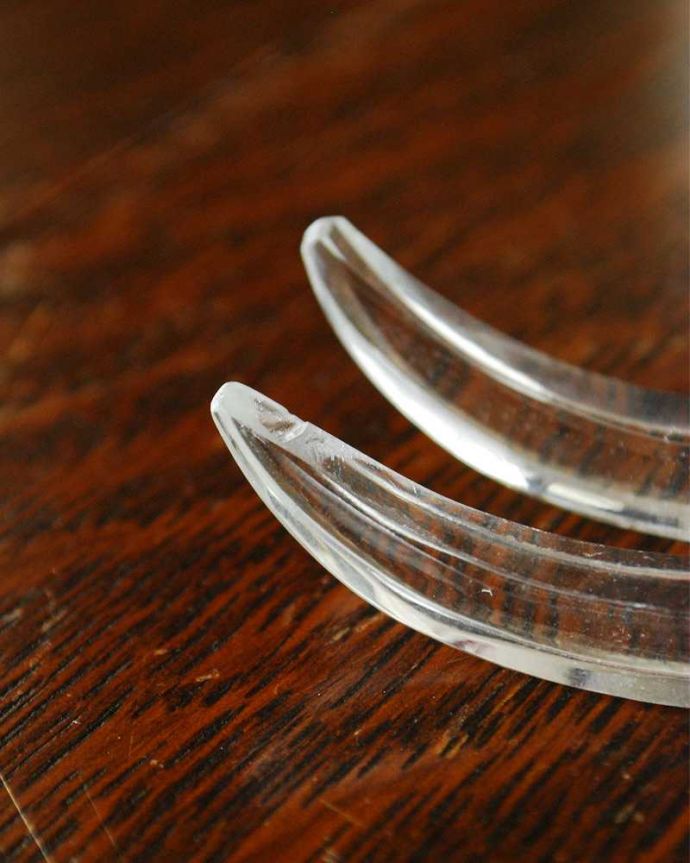 アンティーク 雑貨のガラス小物　アンティーク雑貨　フォークとスプーンがセットになった、アンティークプレスドグラスのカトラリー。先はこんな感じです。(pg-4820)