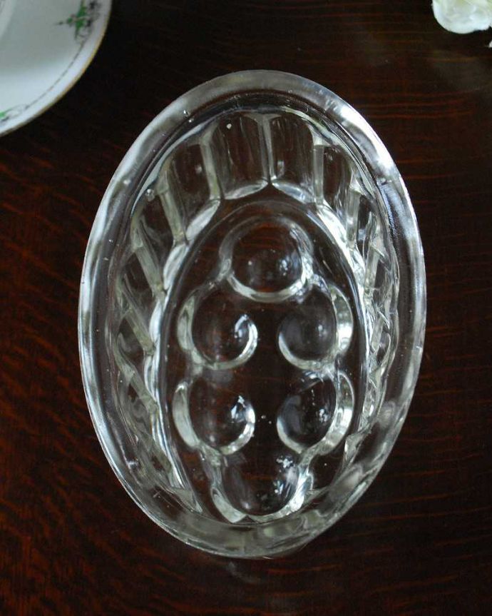 アンティーク 雑貨のガラス小物　アンティーク雑貨　アンティークのキッチン雑貨、実際使われていたゼリーモールド(プレスドグラス)。貴方の使い方で楽しんで下さい丈夫に作られているのでまだまだ現役。(pg-5019)