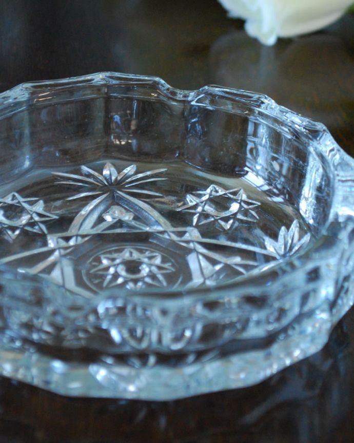 アンティークガラスの灰皿