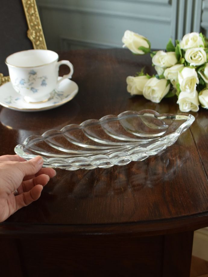 アンティーク 雑貨のガラス小物　アンティーク雑貨　プレスドグラス　いろいろ便利に使えます食卓で使うのはもちろん、アクセサリーを並べたり自分だけの使い方を楽しんで下さい。(pg-6500)